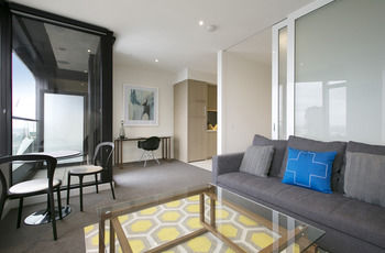 Melbourne Fully Self Contained Modern 1 Bed Apartment 4505A - Accommodation Asia 4