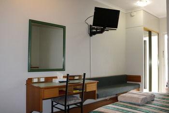 The Hermitage Motel - Accommodation China 5