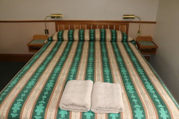 The Hermitage Motel - Accommodation China 11