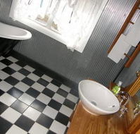 37 Queen Gloucester - Accommodation Guide