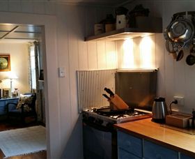 Cascade Cottage - Accommodation Guide 1