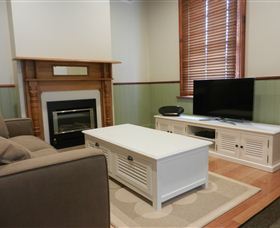 Myrtle Cottage - Accommodation Guide 0