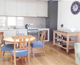 Flynns On Bathurst - Accommodation Guide 1