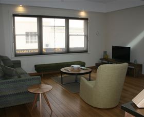Flynns On Bathurst - Accommodation Guide 2