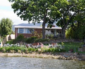 Waterside Accommodation - Derwent Hideaway - Accommodation Guide 0