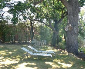 Waterside Accommodation - Derwent Hideaway - Accommodation Guide 4