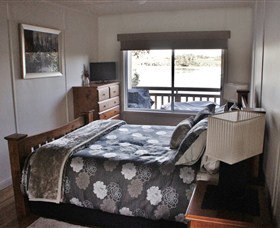 Tranquility Waters - Accommodation Guide 4