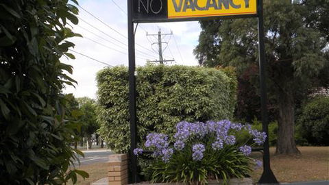 Alfred Motor Inn - Accommodation Guide 3