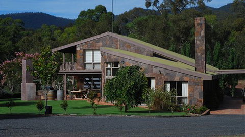 Greenstone Farm - Accommodation Guide 0