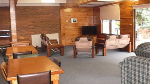 Feathertop Chalet - Accommodation Asia 4