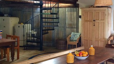 Schusters Lodge - Accommodation Guide 0