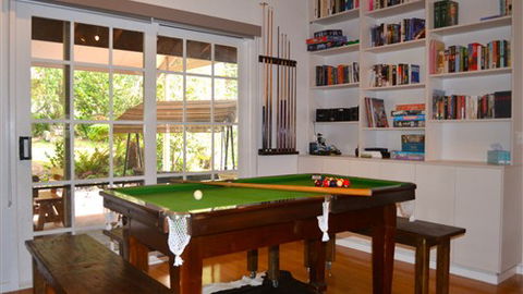 Two Mountains Lodge - Accommodation Guide 1