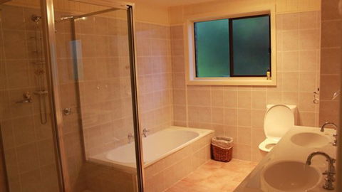 Riversong - Accommodation Guide 2