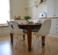 20 Hill Avenue - Accommodation Guide