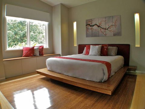 7 Donlan Road - Accommodation China 1