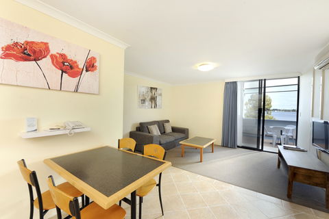 Assured Waterside Apartments - Accommodation Guide 2