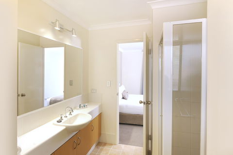 Assured Waterside Apartments - Accommodation Guide 7