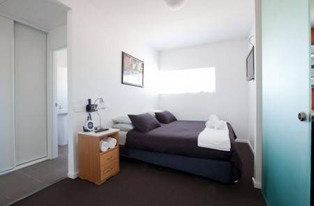 B7 Honeysuckle Apartments - Accommodation Guide 4