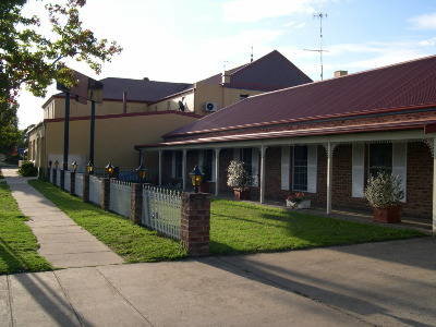 Club Motel - Accommodation Guide 0