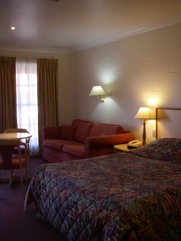 Club Motel - Accommodation Guide 1
