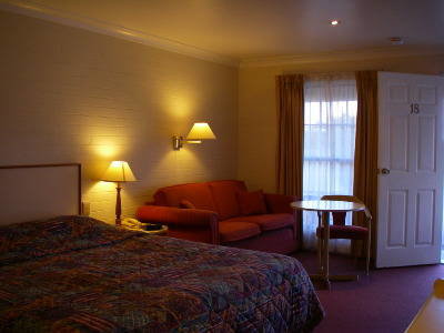 Club Motel - Accommodation Guide 2