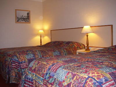 Club Motel - Accommodation Guide 3