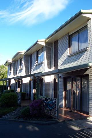 Davey Place Holiday Town Houses - Accommodation Guide 0