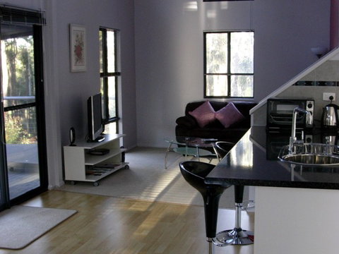 Hidden Grove Retreat - Accommodation Guide 1