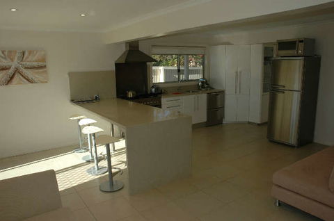 Joylaine Beach House - Accommodation China 0