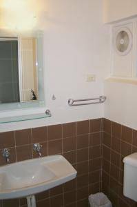 Surf Mist - Accommodation Guide 1