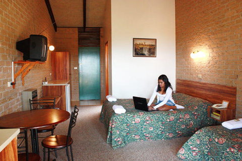 Lookout Motor Inn - Accommodation Asia 0