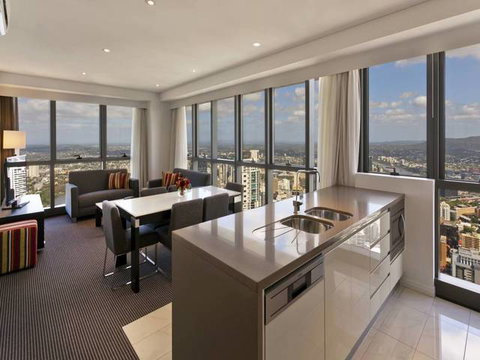 Meriton Serviced Apartments - Adelaide Street - Accommodation Asia 0