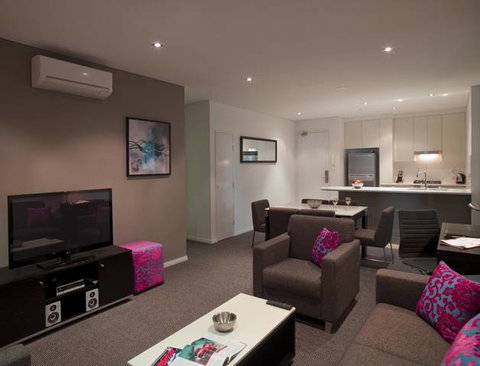 Meriton Serviced Apartments - Southport - Accommodation Asia 2