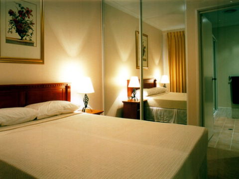 Mont Clare Boutique Apartments - Accommodation Guide 5