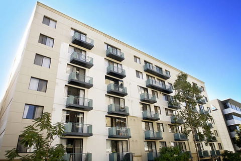 Mont Clare Boutique Apartments - Accommodation Guide 6