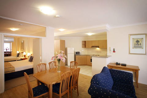 Mont Clare Boutique Apartments - Accommodation Guide 7