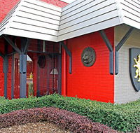 New England Motor Lodge - Accommodation Guide