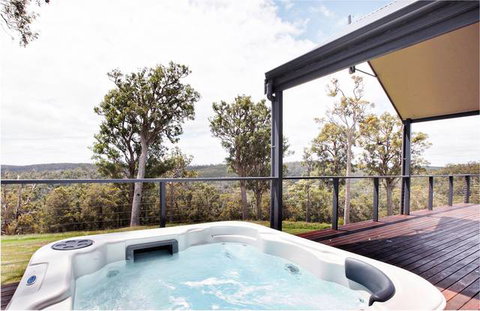 Scarlet Woods Chalet - Accommodation Guide 2