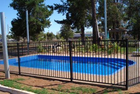 Silver Oaks Motel - Accommodation China 0