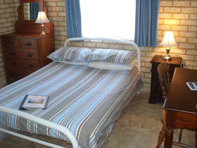 Baywatch Manor Augusta YHA - Accommodation Guide 2