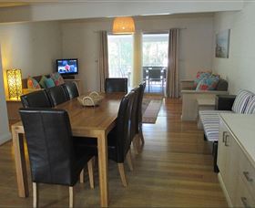 Ironbark Family Loft Townhouse 101 - Accommodation Asia 1