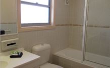 Waratah Family Cottage 82 - Accommodation Asia 3