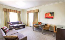 Governor Macquarie Motor Inn - Bathurst - Accommodation Asia 0