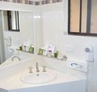 Hilltops Retreat Motor Inn - Young - Accommodation Asia