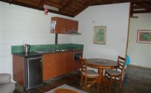 The Bushranger Hideaway - Accommodation China 7