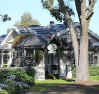 Holmwood Guest House - Accommodation Guide