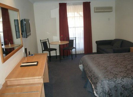 Bushmans Motor Inn - Accommodation Asia 2