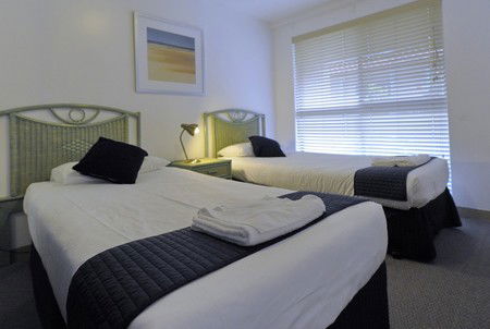 Nelson Bay Breeze Resort - Accommodation Asia 1