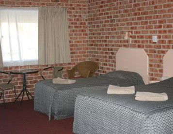 Gloucester Country Lodge - Accommodation Guide 4