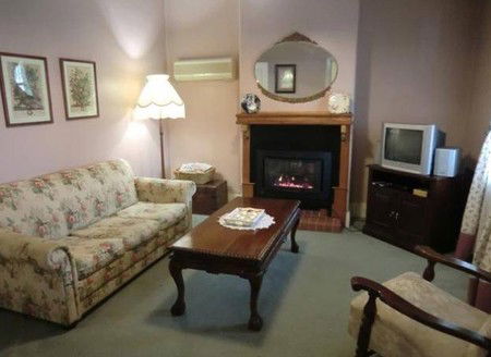 Eliza Cottage - Accommodation Guide 1